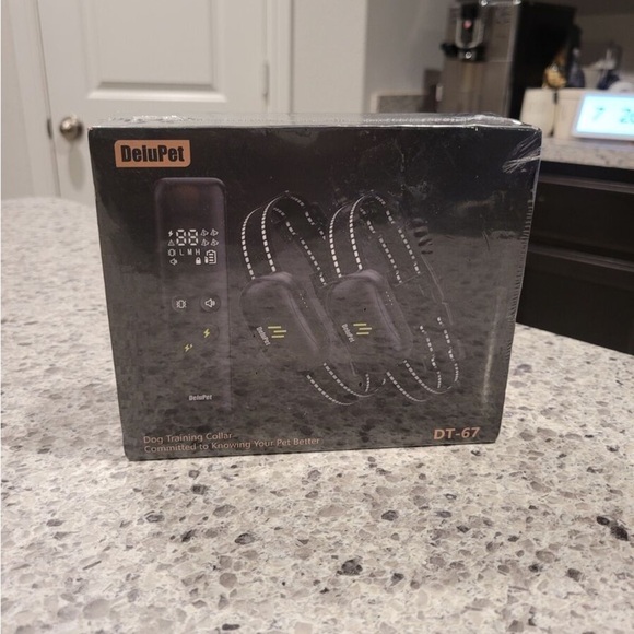 Delupet DT-67 Dog Black Rechargeable  Training Shock Collar & RemoteD16 - Picture 1 of 3